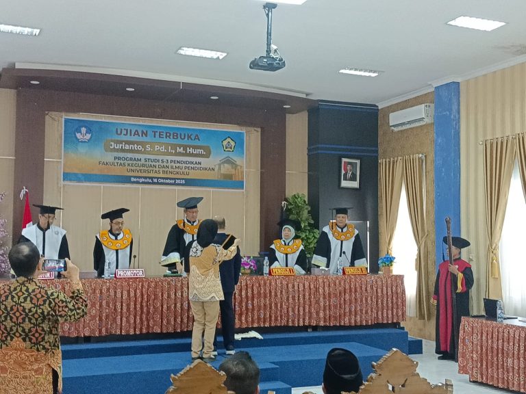 Pustakawan IAIN Curup Raih Gelar Doktor Usai Menempuh Ujian Terbuka